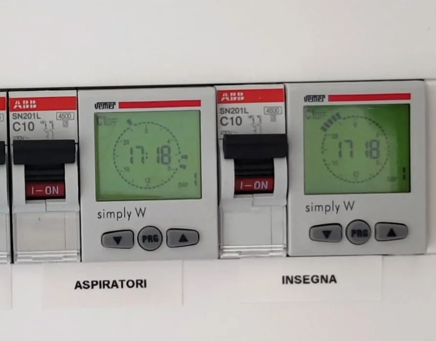 Vemer Simply-W VE513800 interruttore orario digitale settimanale 16A