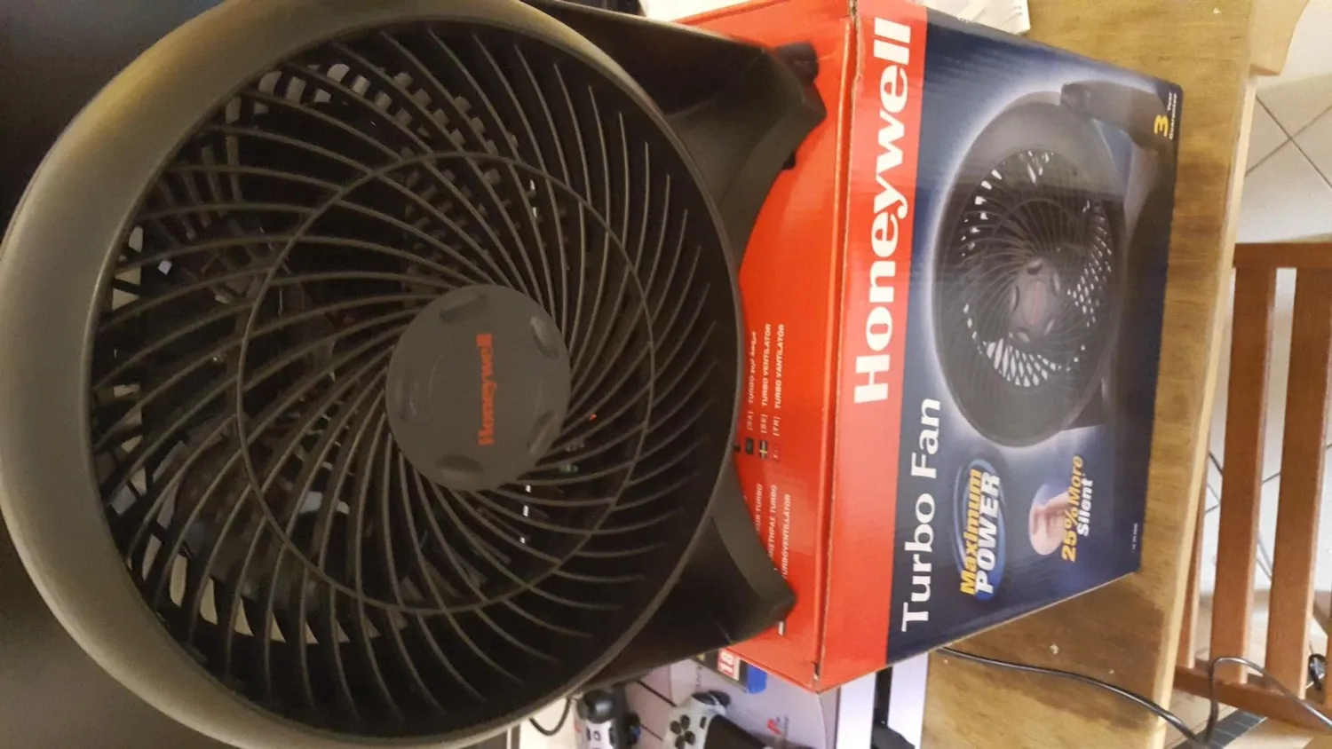 Honeywell TurboForce HT900E ventilatore nero 3 velocità