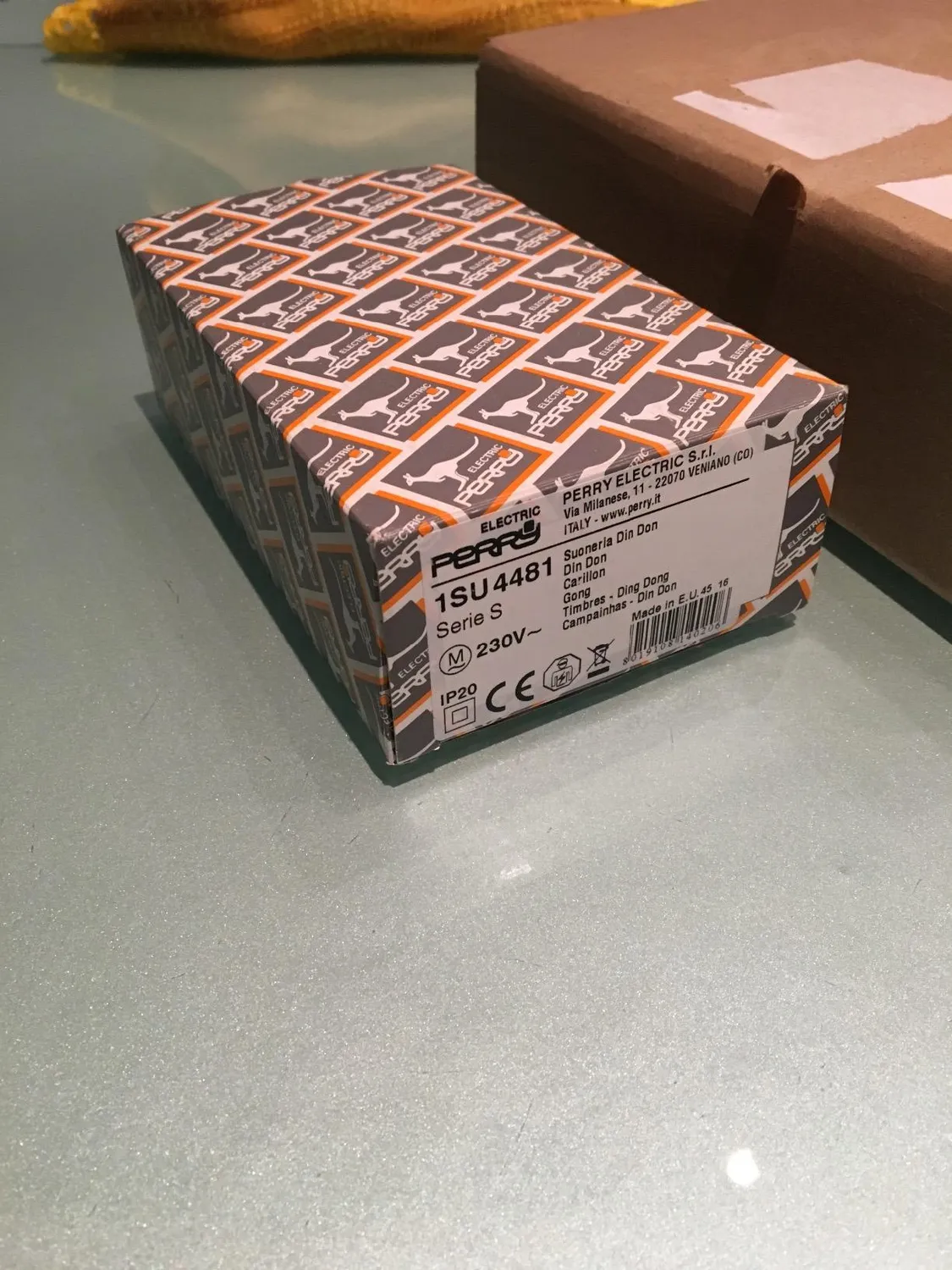 Perry 1SU4481 suoneria Din Don 230V da parete