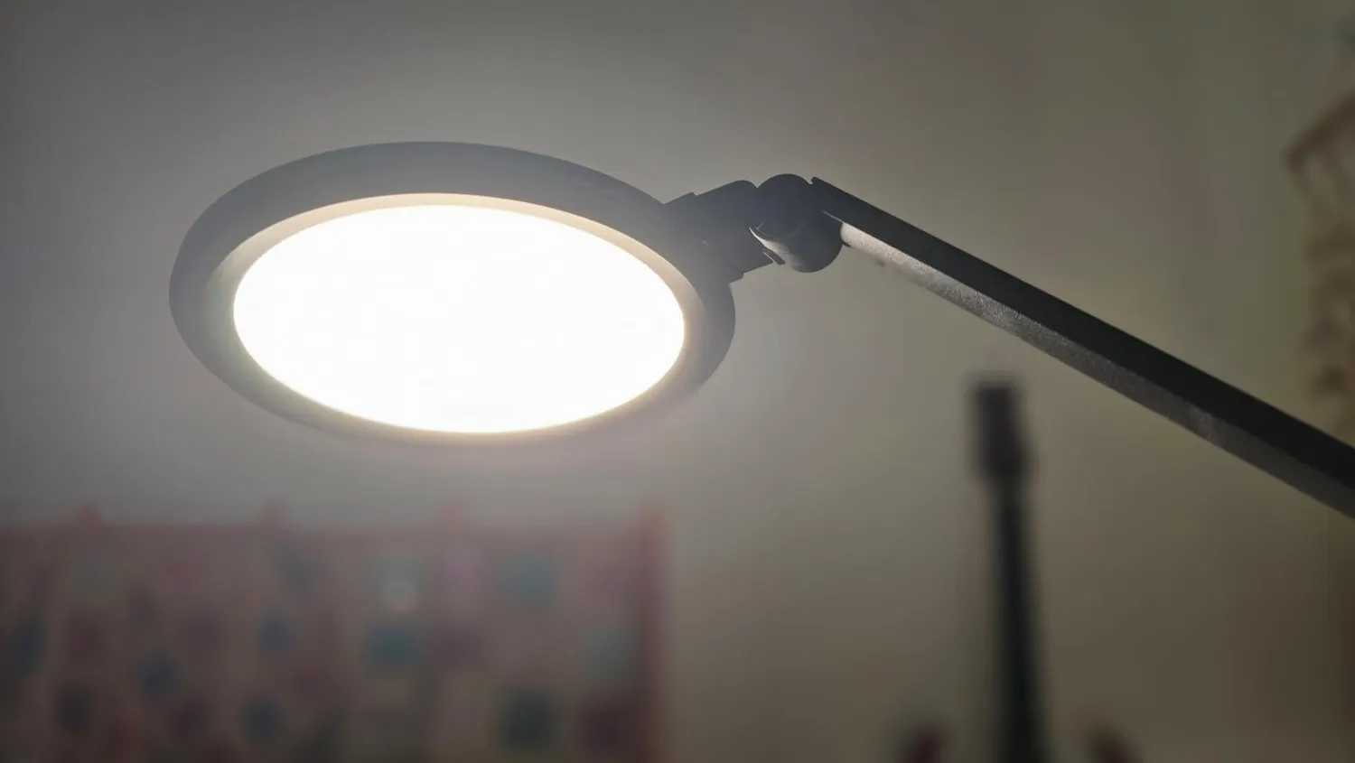 Honeywell F01 lampada da terra LED dimmerabile bianca