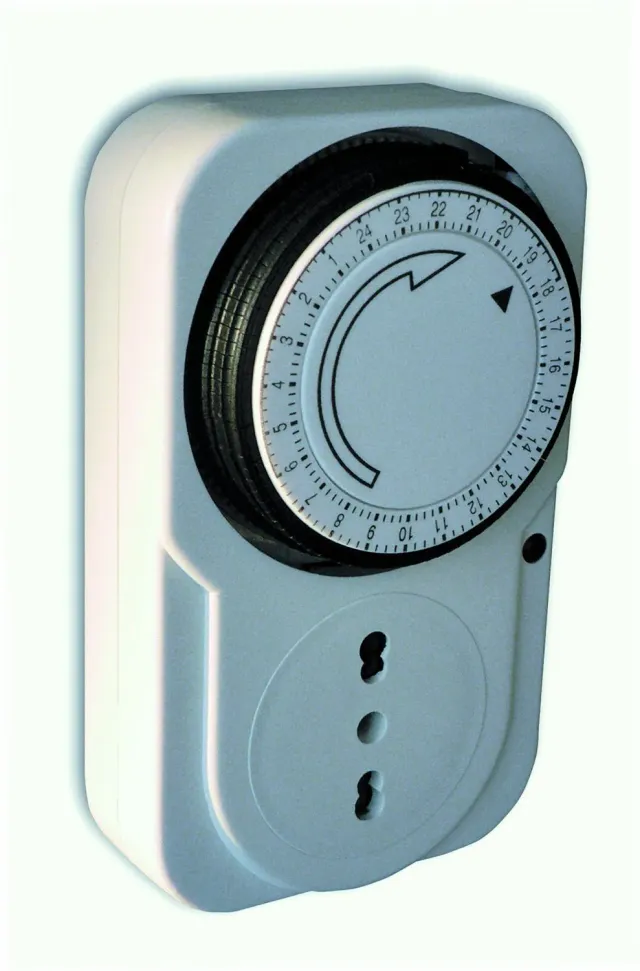 Perry 1IO 0055 timer presa Schuko giornaliero 16A 3500VA
