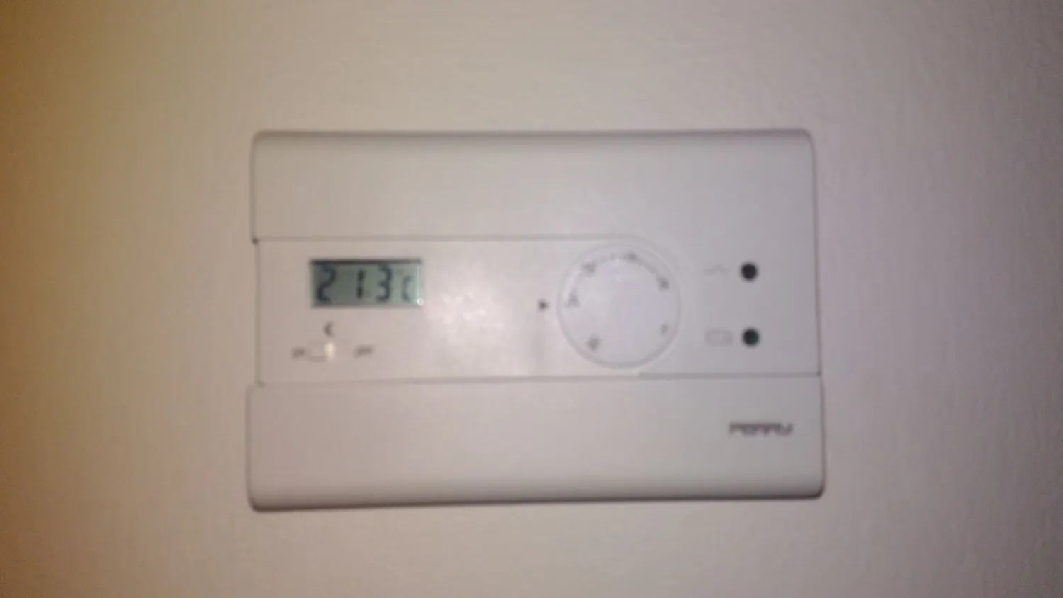 Perry Slim 1TPTE400/B Termostato Parete Bianco a Pile On-Off
