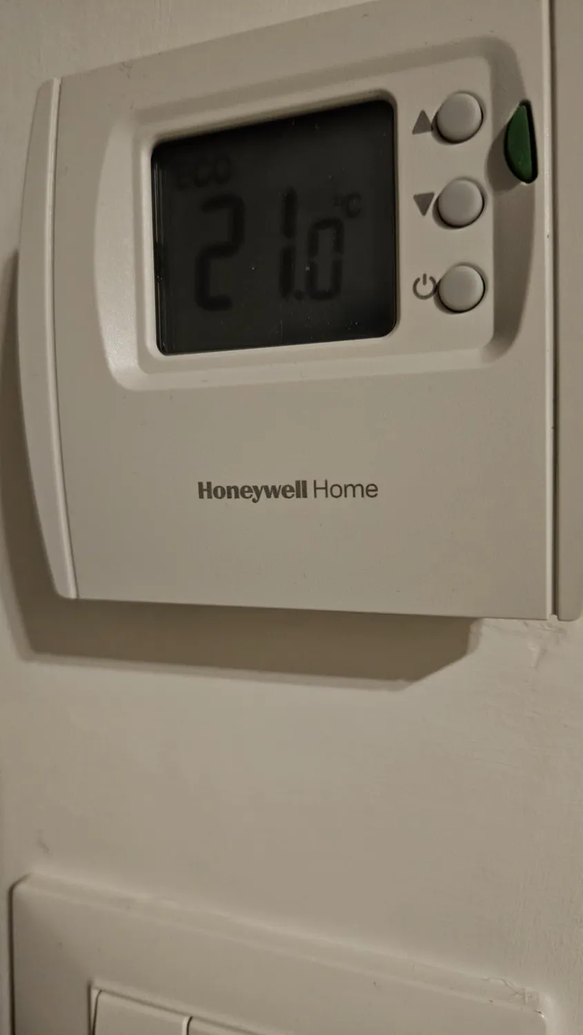 Honeywell DT2 termostato ambiente cablato bianco risparmio energetico