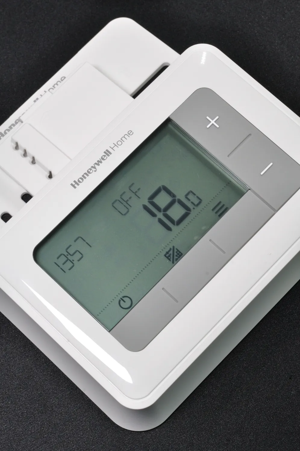 Honeywell T4 termostato a filo programmabile cablato