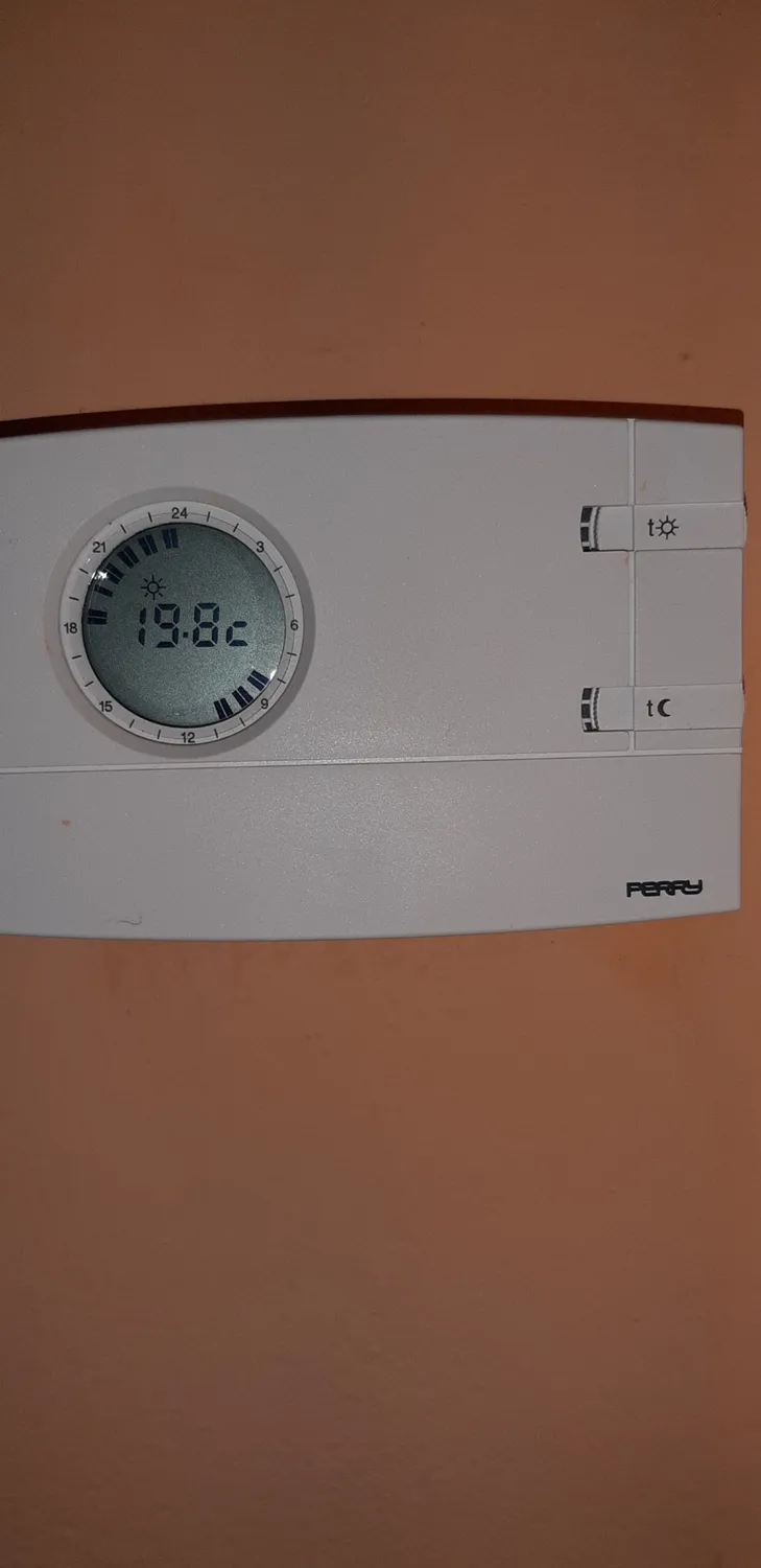 Perry 1CRCR308-G cronotermostato giornaliero bianco a pile display LCD