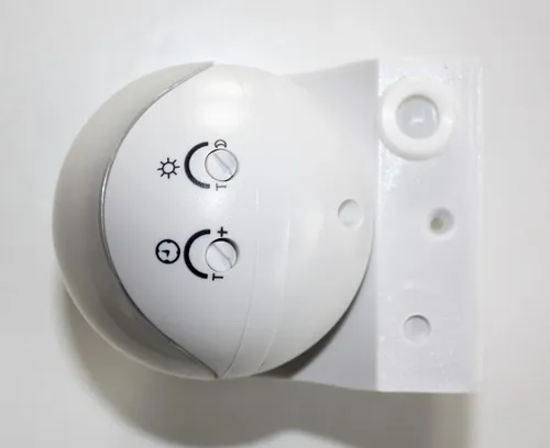 Perry 1SPSP010 rilevatore movimento parete 180° IP44
