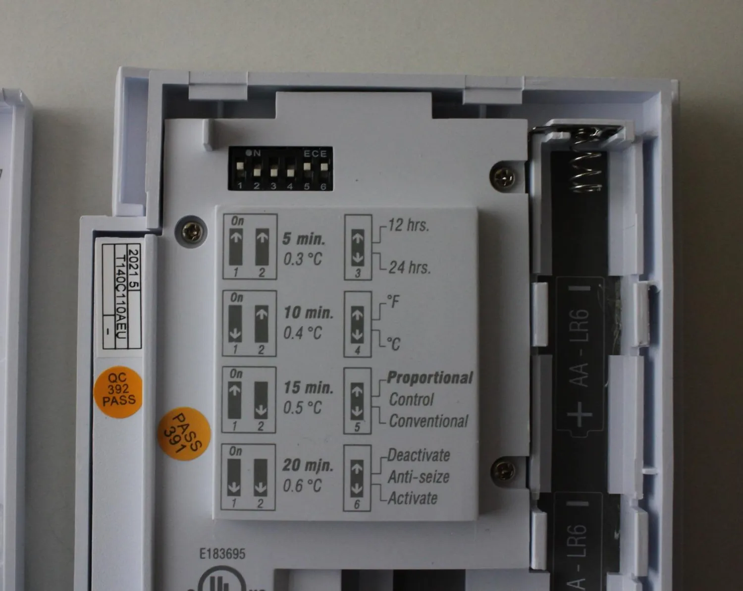 Honeywell T140 T140C110AEU Cronotermostato Settimanale Bianco